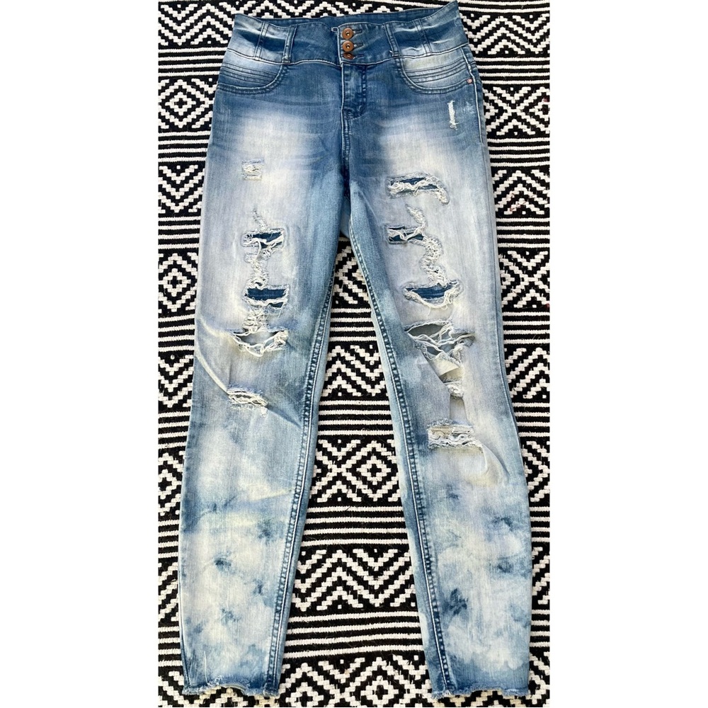 No Boundaries High Rise Sculpting Skinny Jeans
